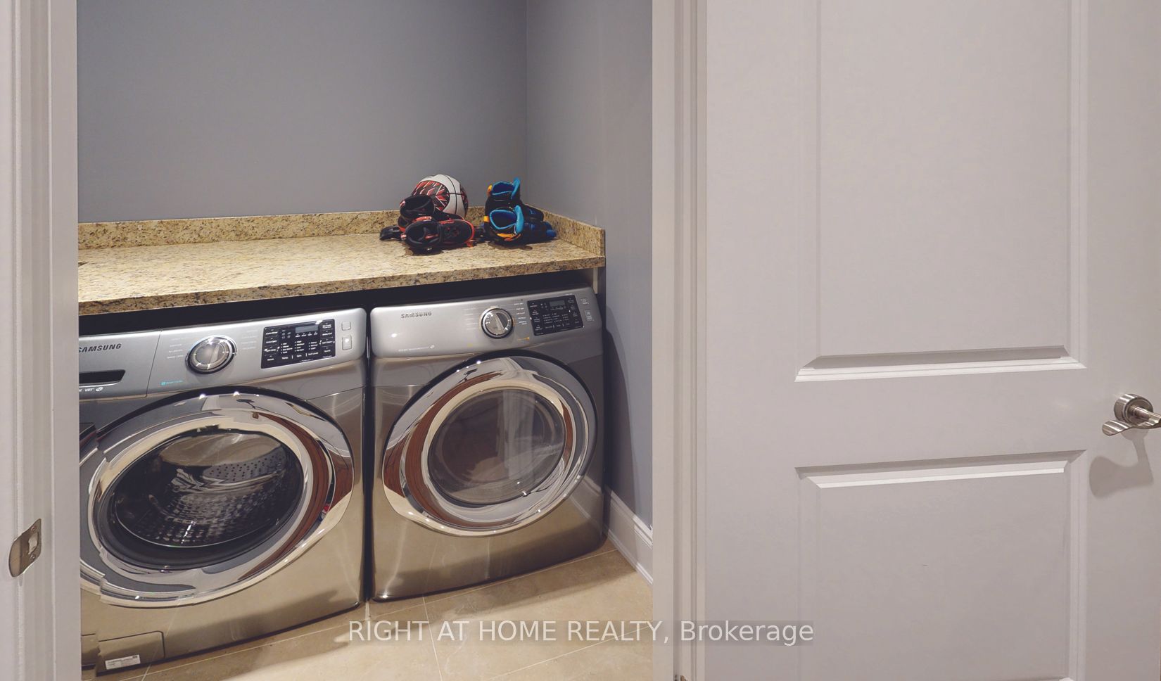 60 Chesney Cres Property Photo 25