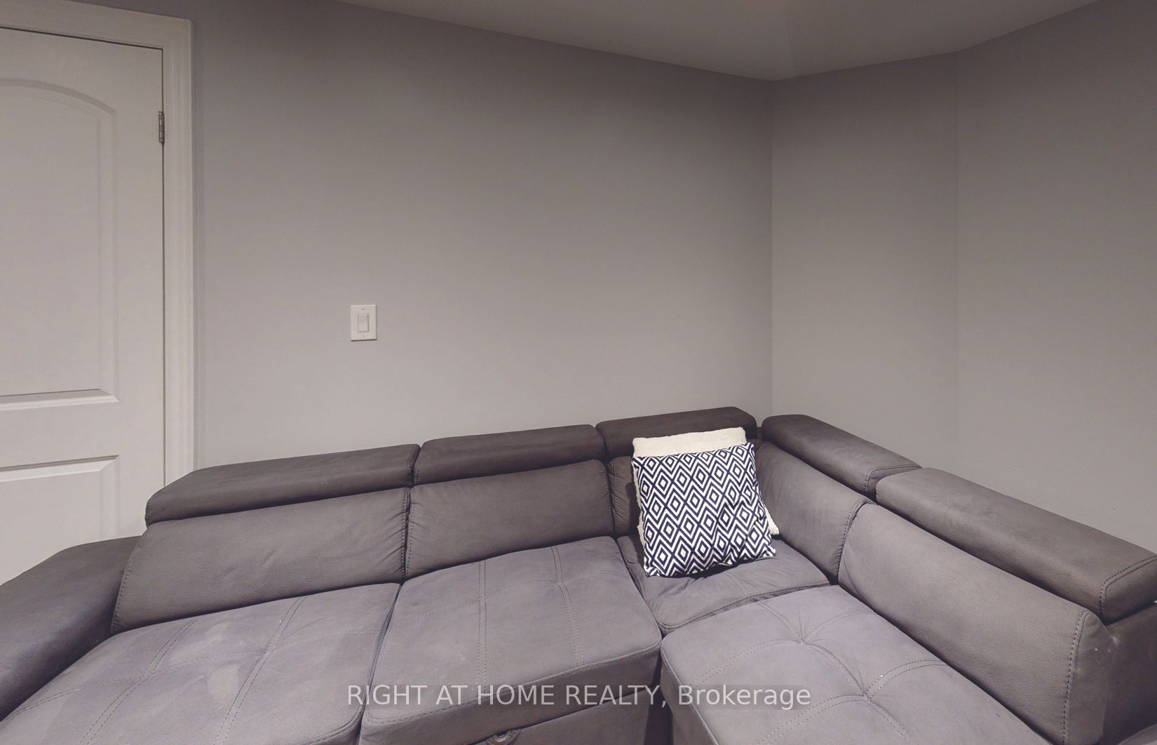 60 Chesney Cres Property Photo 26