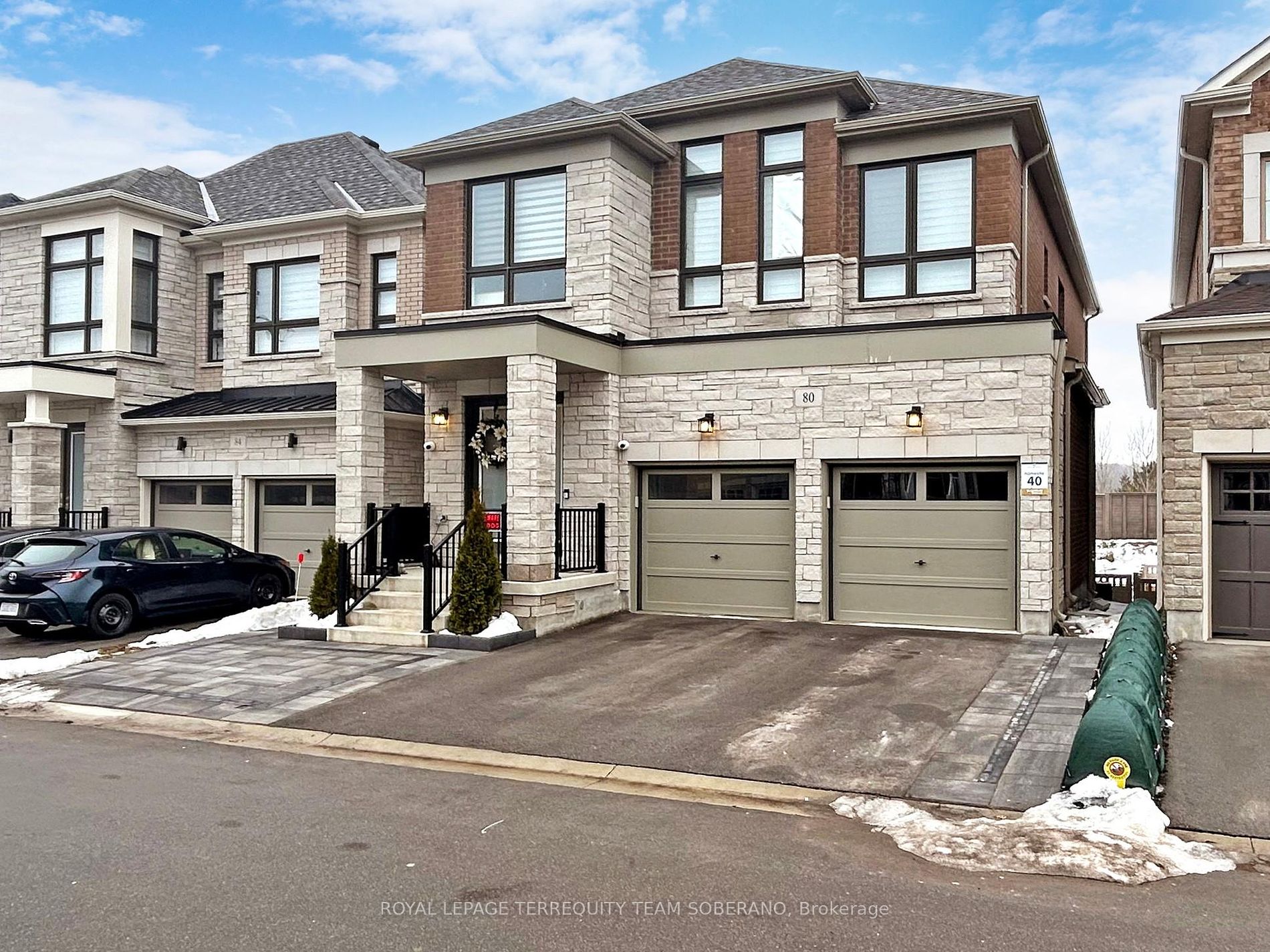 80 Pine Hill Cres Property Photo 2