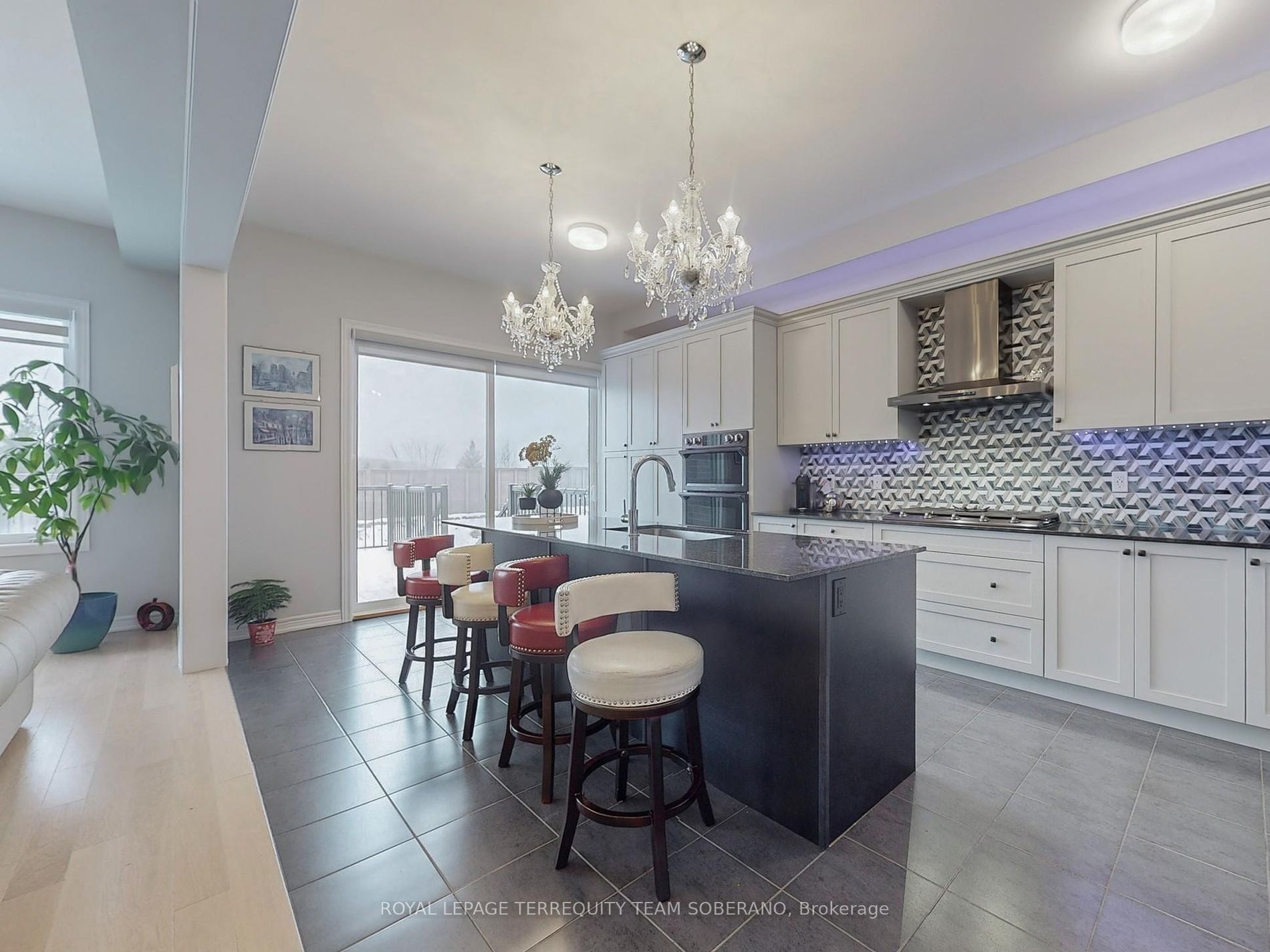 80 Pine Hill Cres Property Photo 13