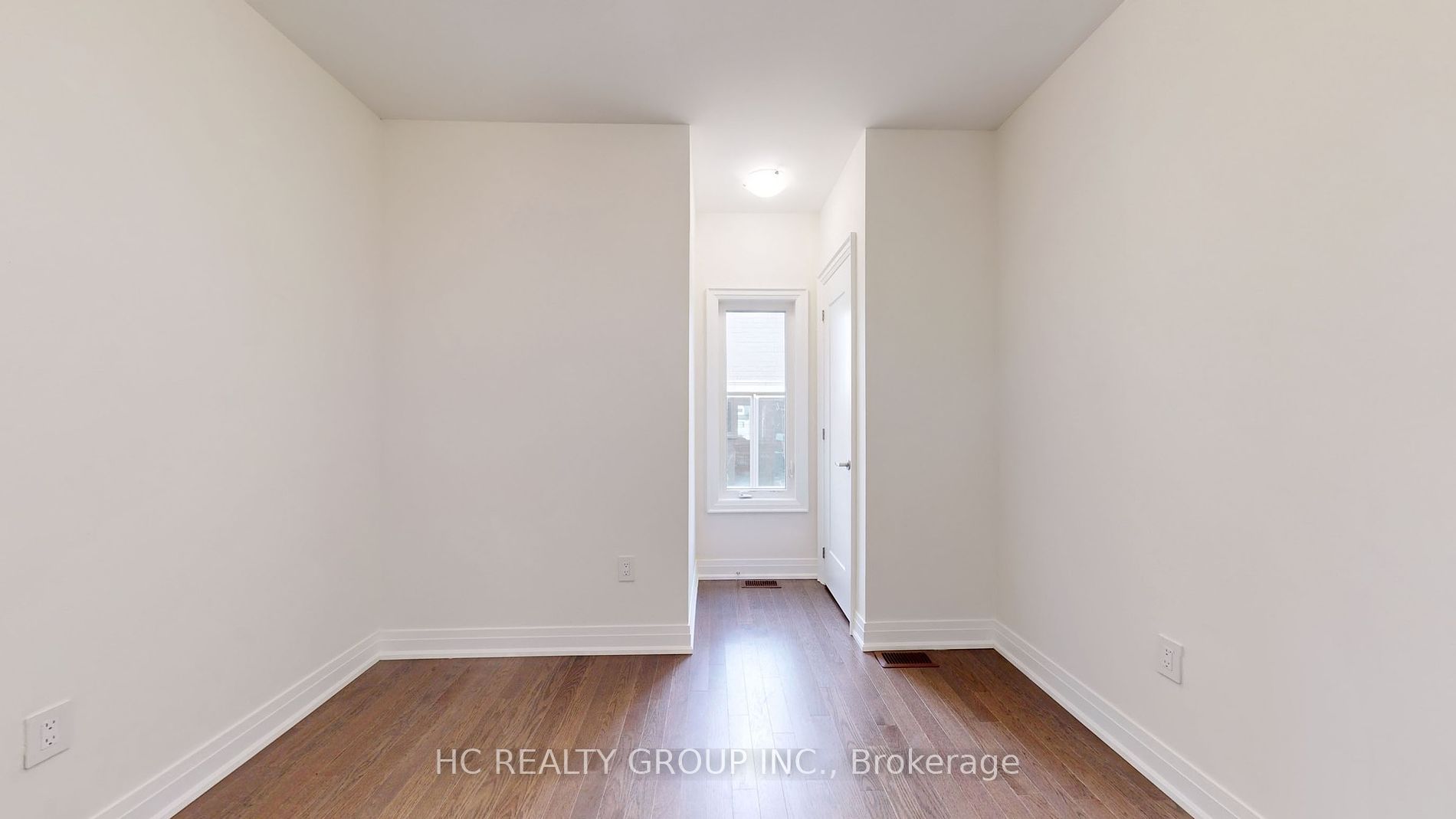 9422 Bayview Ave Property Photo 10