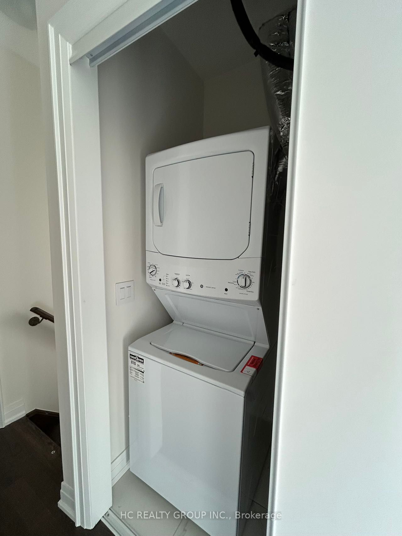 9422 Bayview Ave Property Photo 13