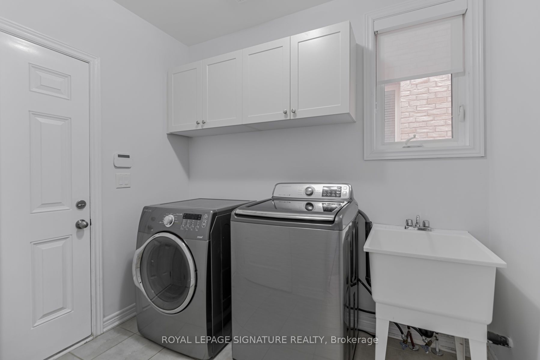 36 Philips View Cres Property Photo 11