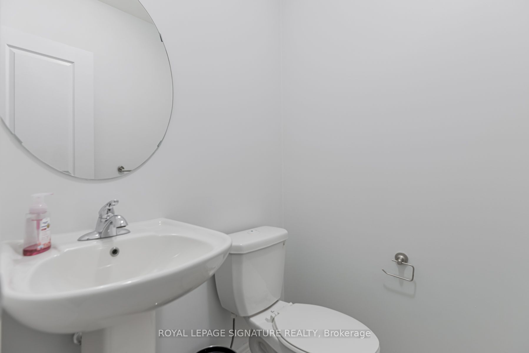 36 Philips View Cres Property Photo 12