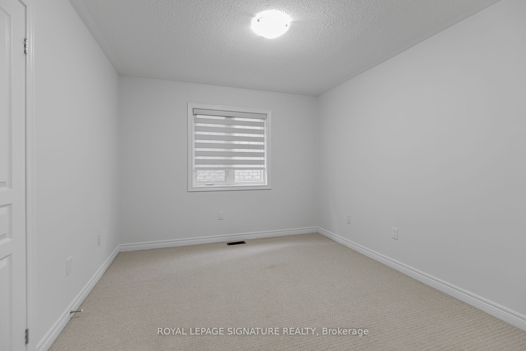 36 Philips View Cres Property Photo 21