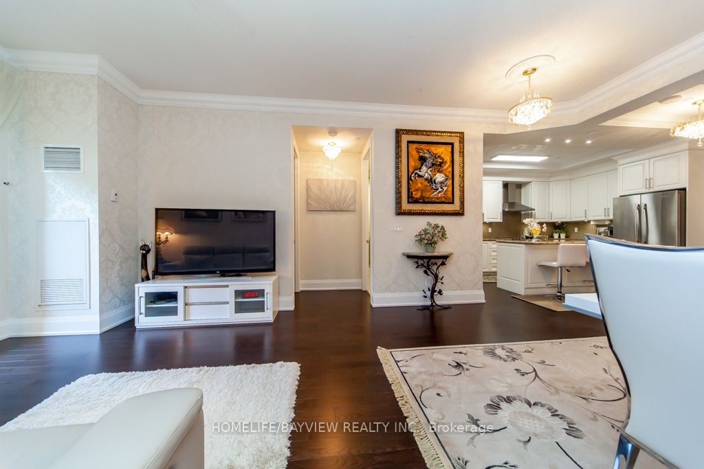 9909 Pine Valley Dr 13 Property Photo 6