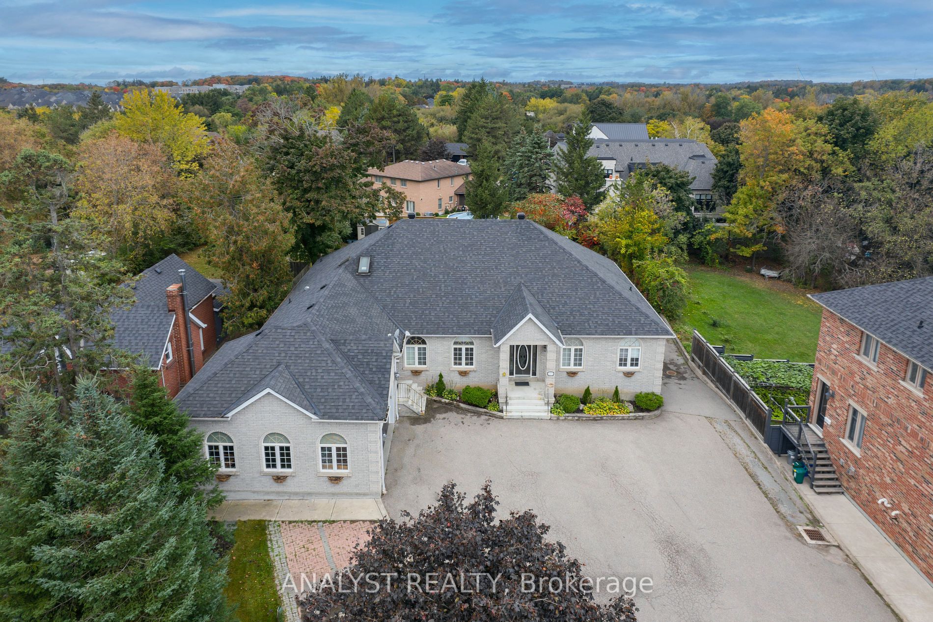 13076 Keele St Property Photo 1