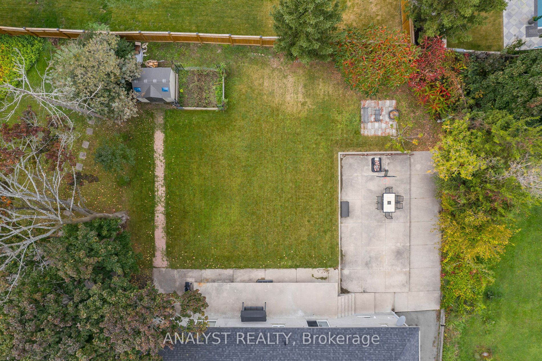 13076 Keele St Property Photo 5