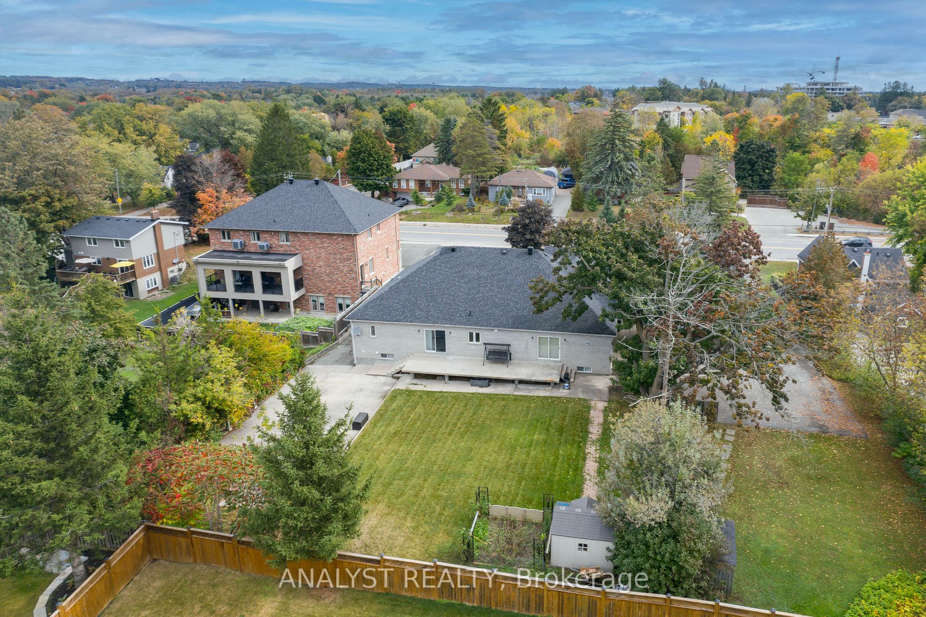 13076 Keele St Property Photo 8