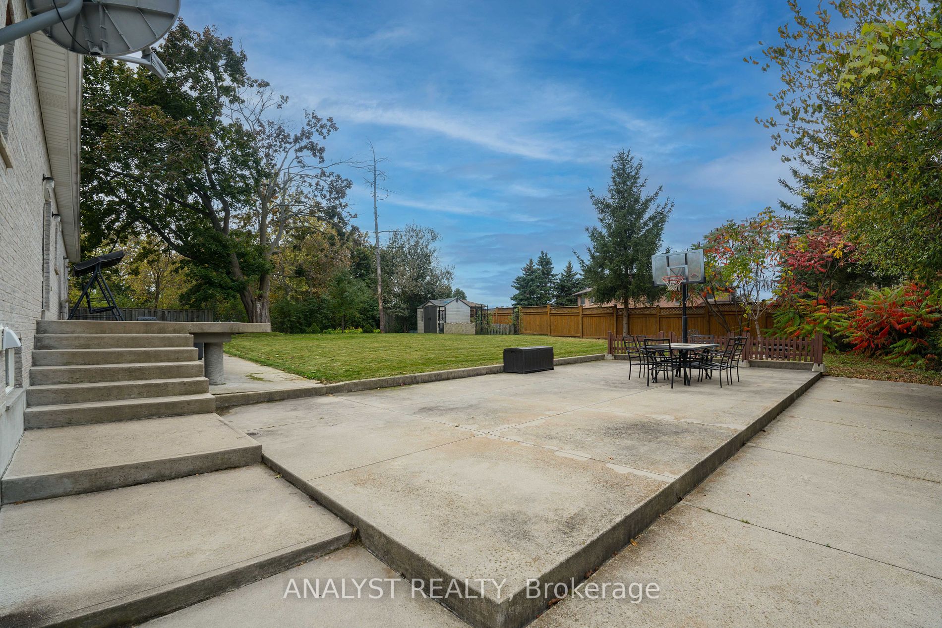 13076 Keele St Property Photo 10