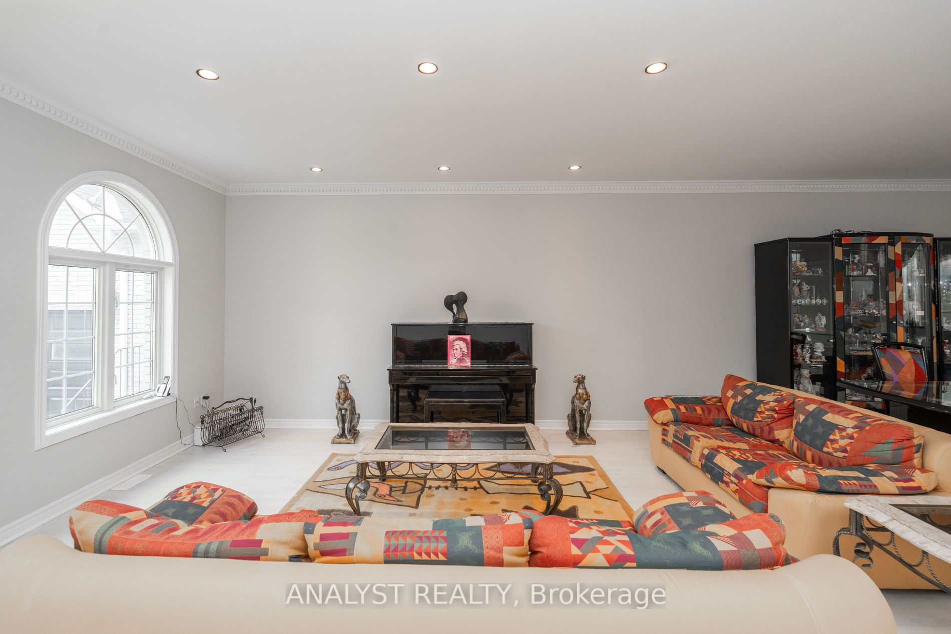13076 Keele St Property Photo 16