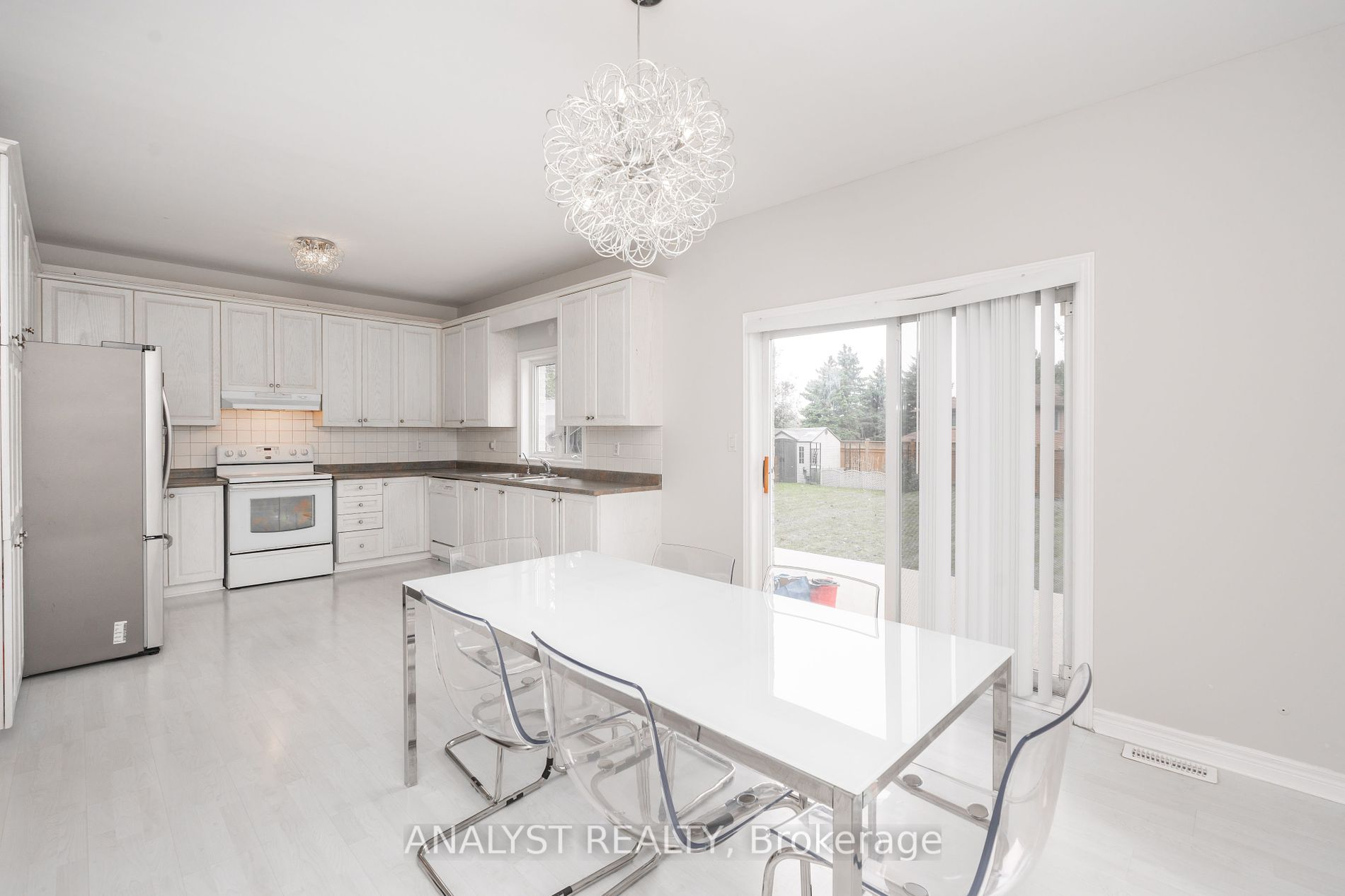 13076 Keele St Property Photo 21