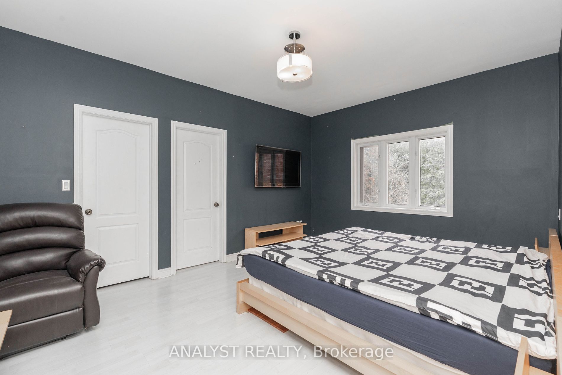 13076 Keele St Property Photo 23