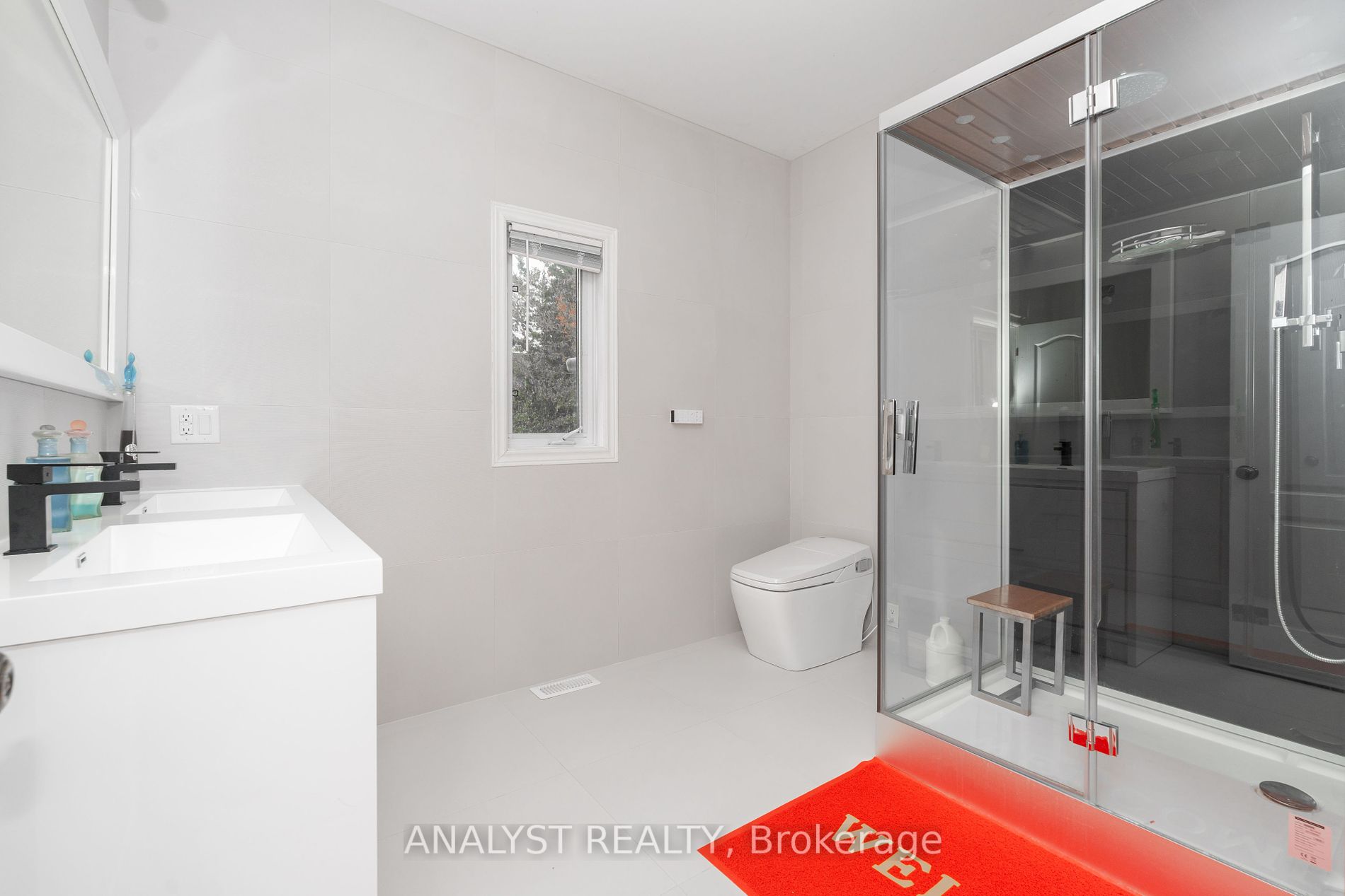 13076 Keele St Property Photo 25