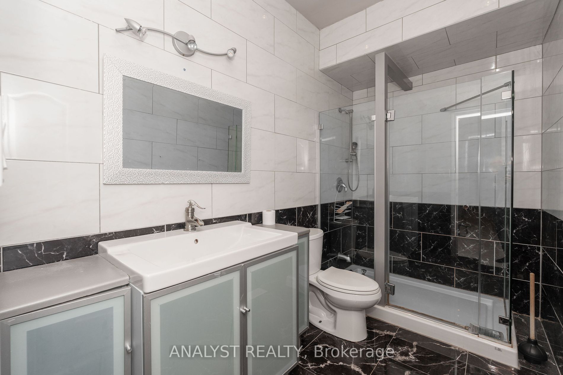 13076 Keele St Property Photo 29
