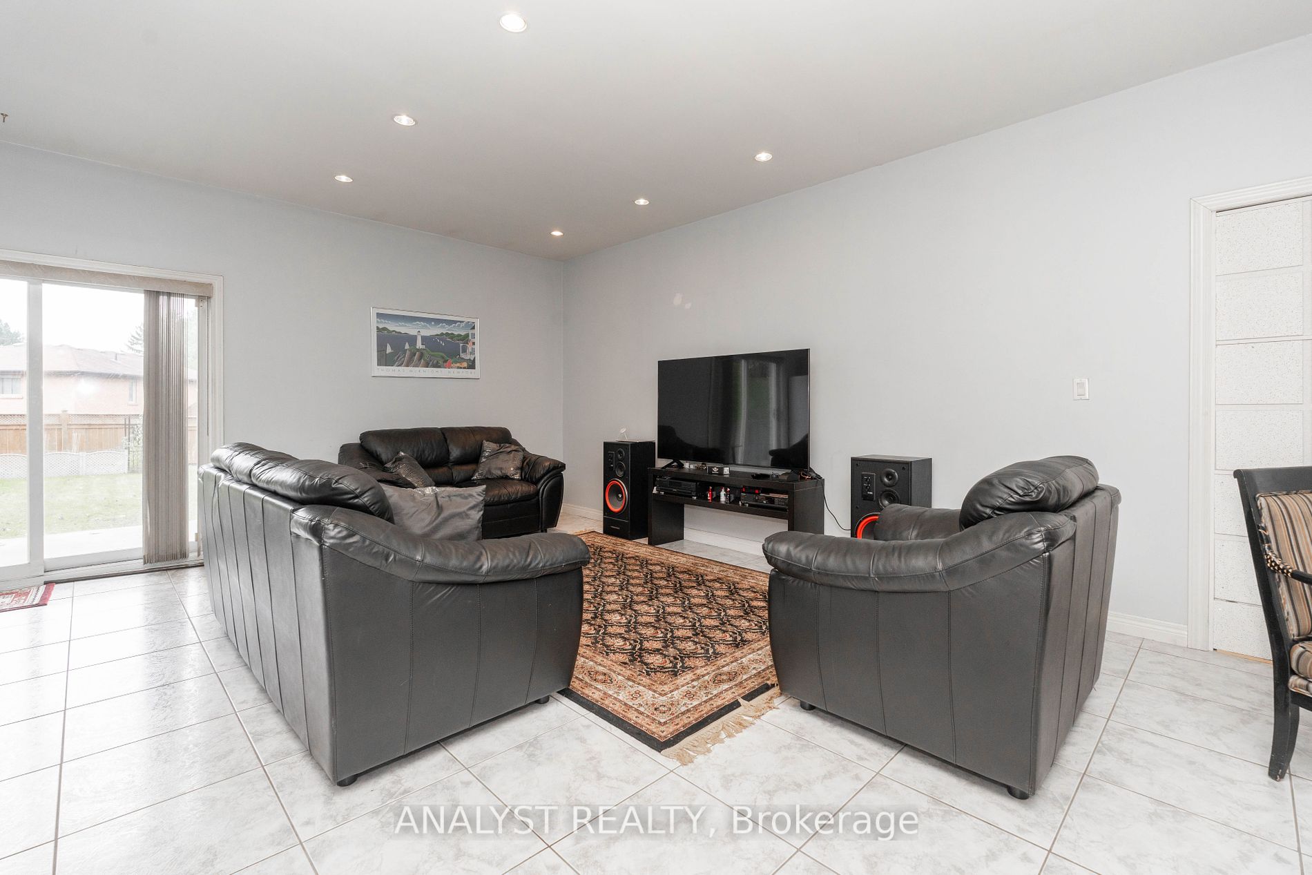 13076 Keele St Property Photo 31