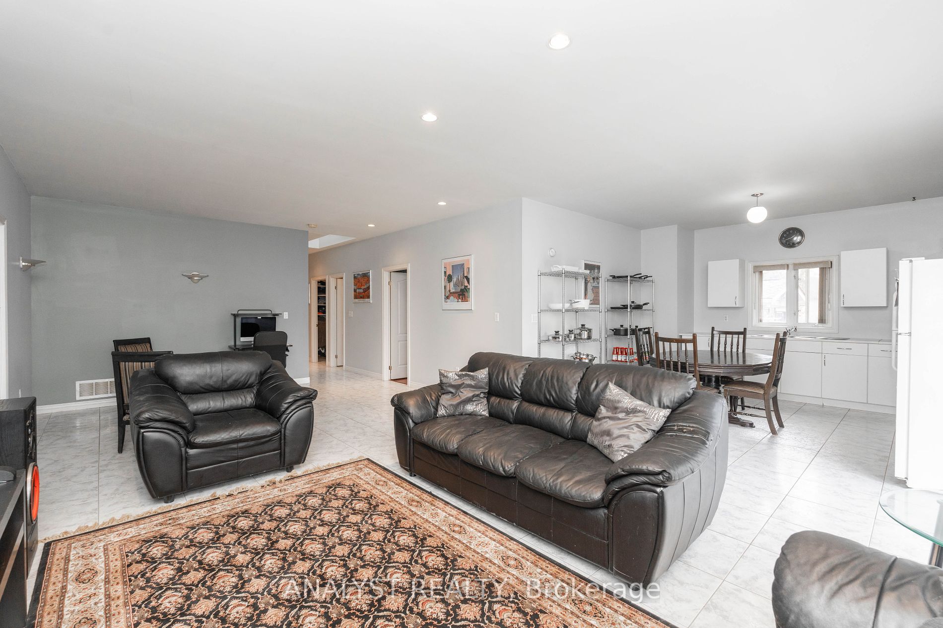 13076 Keele St Property Photo 33