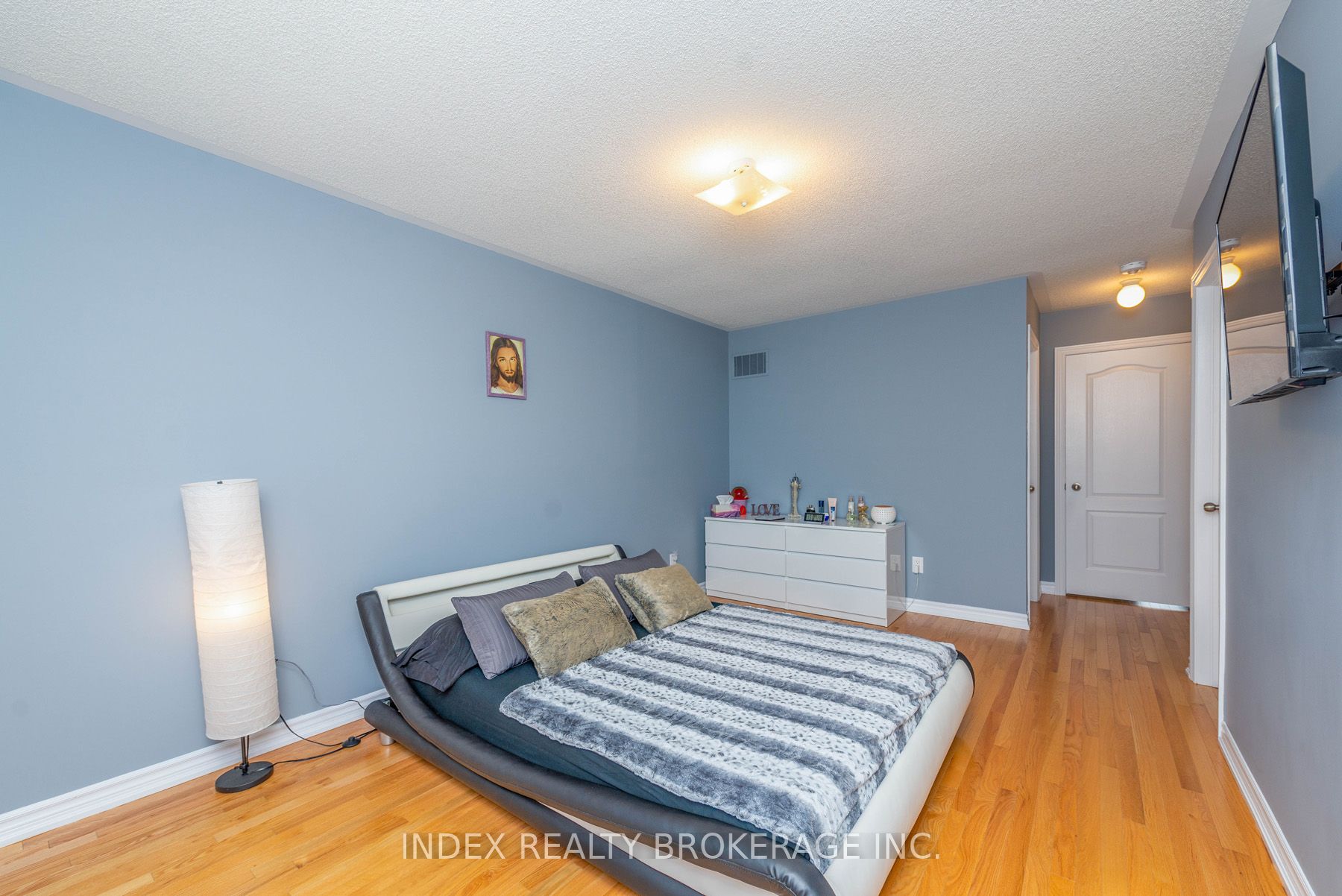 10 Porter Ave Property Photo 31