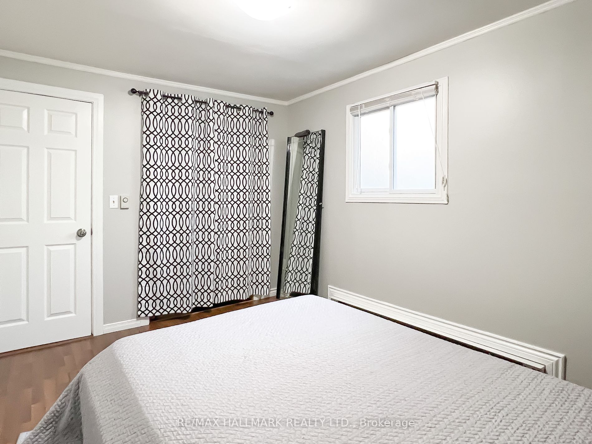 1127 Gilford Rd Property Photo 8