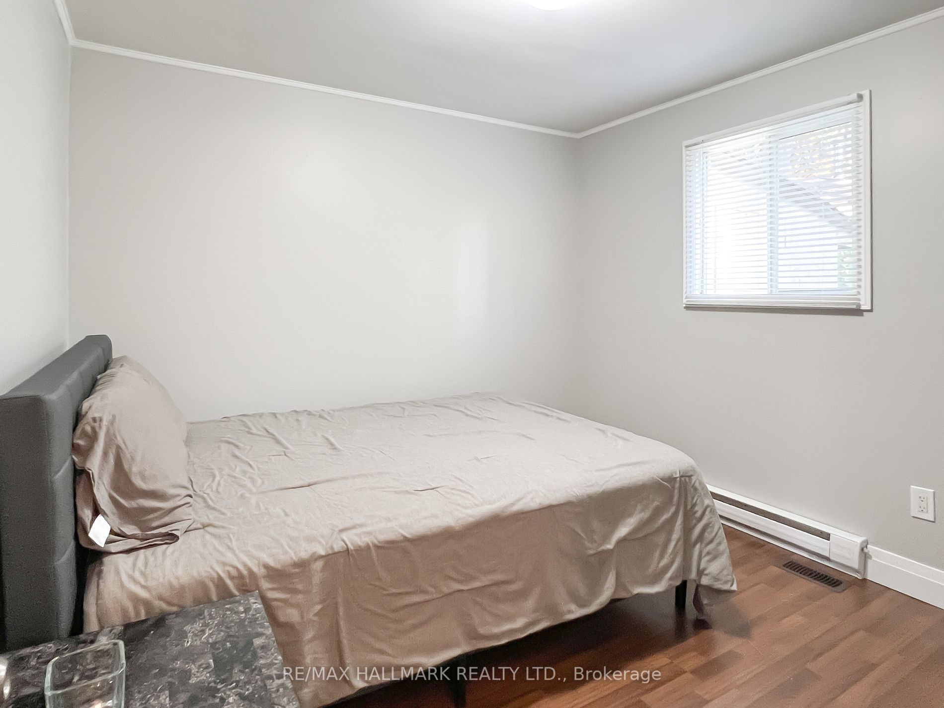 1127 Gilford Rd Property Photo 9