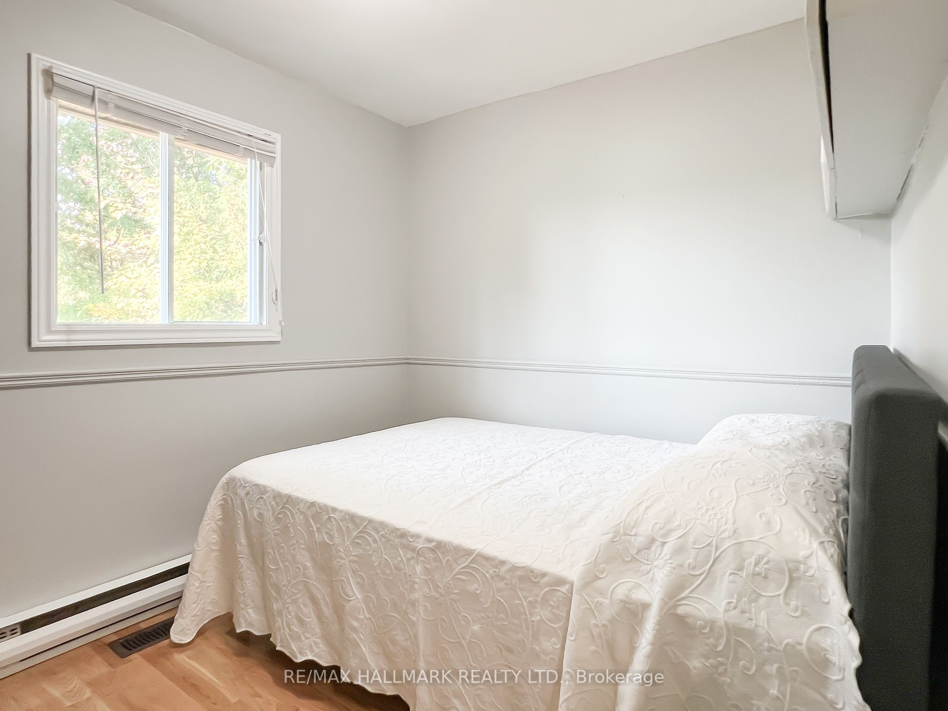1127 Gilford Rd Property Photo 10