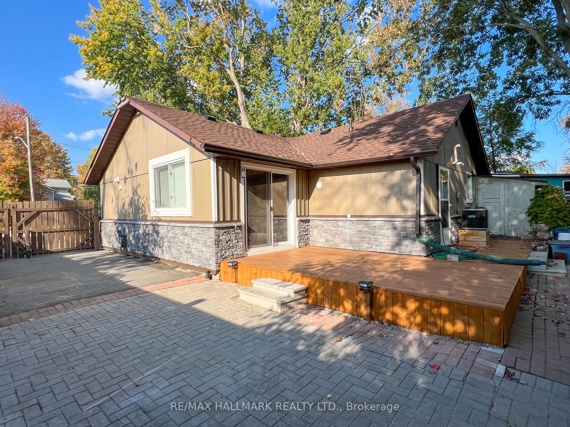 1127 Gilford Rd Property Photo 12