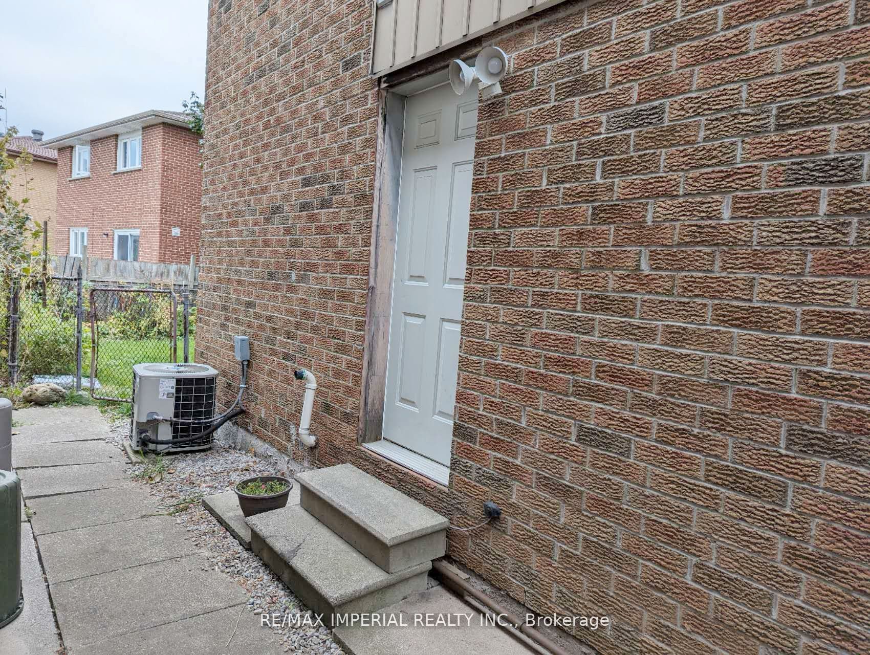 145 Risebrough Crct Property Photo 2