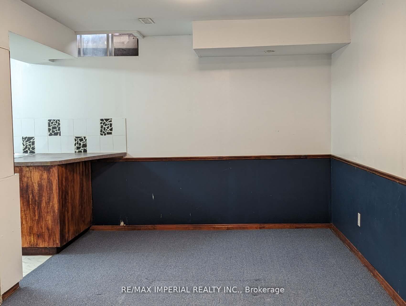 145 Risebrough Crct Property Photo 9
