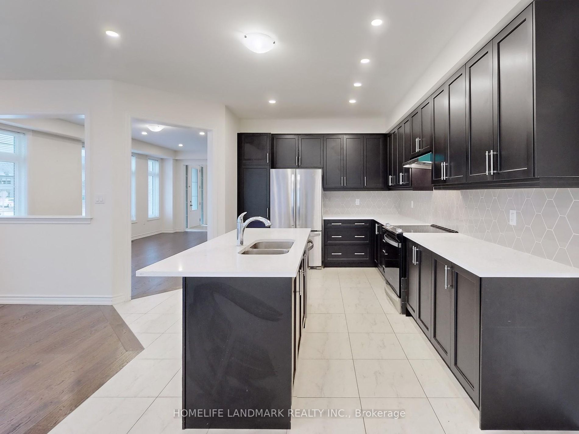 154 Silk Twist Dr Property Photo 14