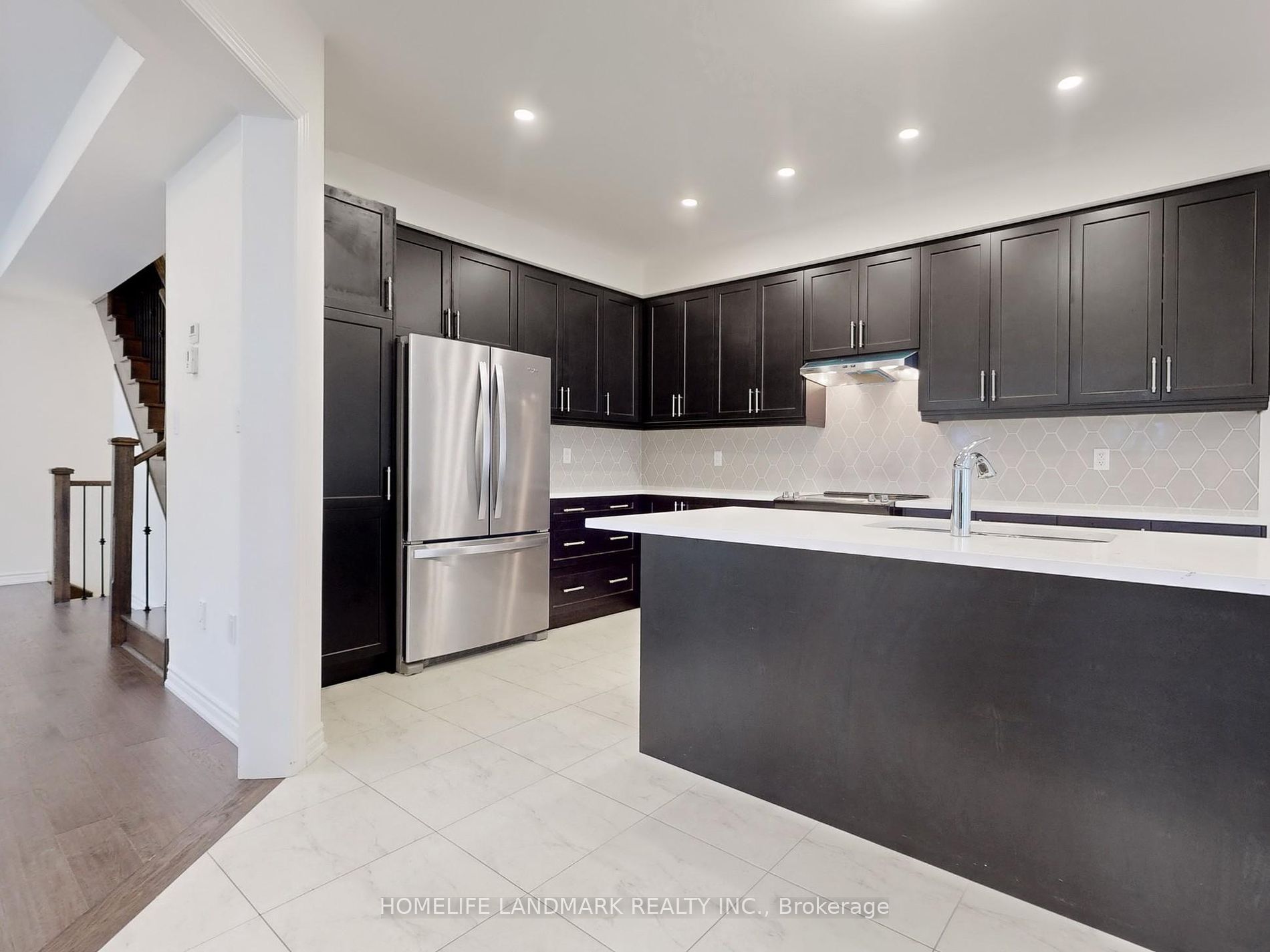 154 Silk Twist Dr Property Photo 15