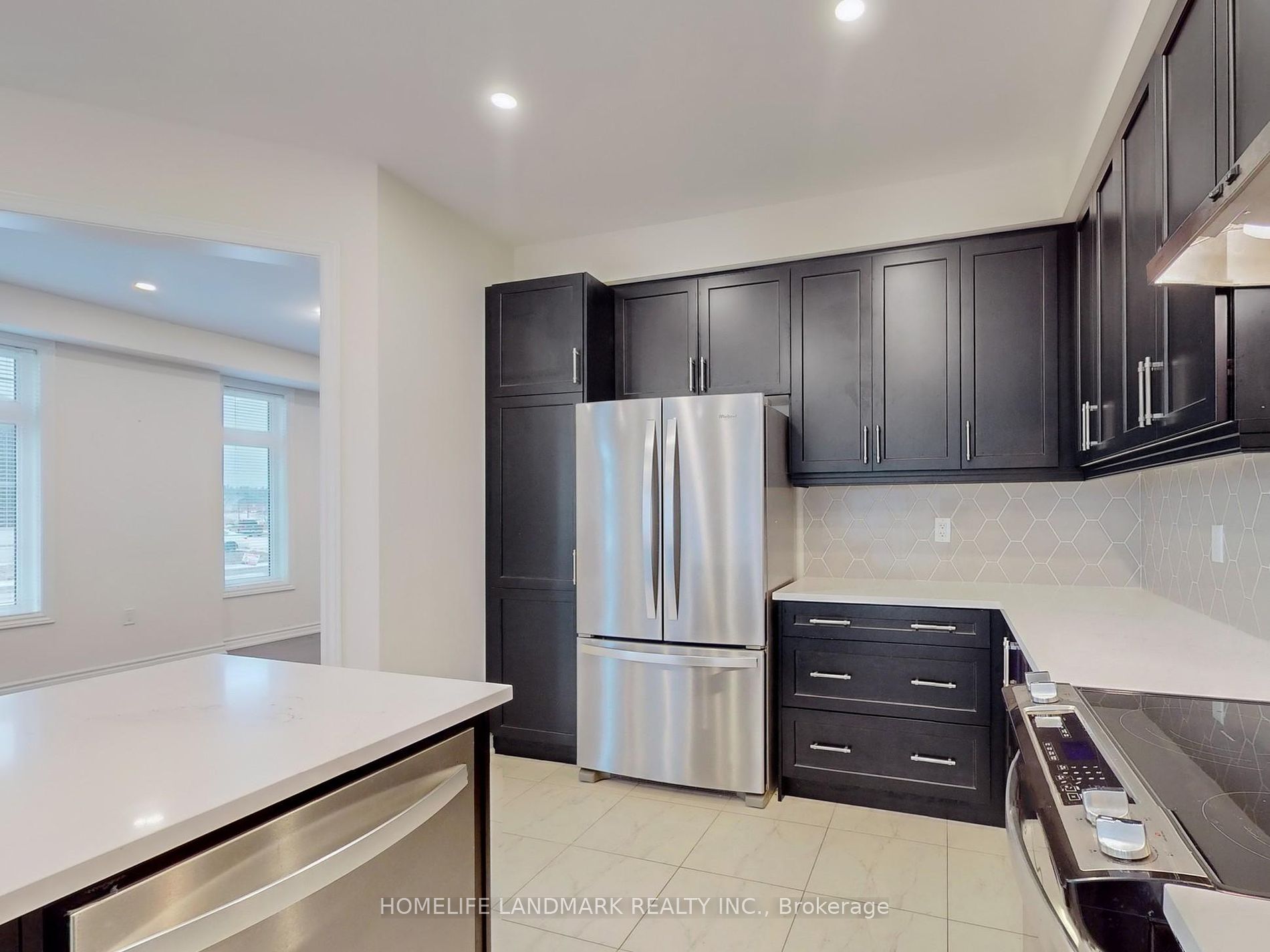 154 Silk Twist Dr Property Photo 17