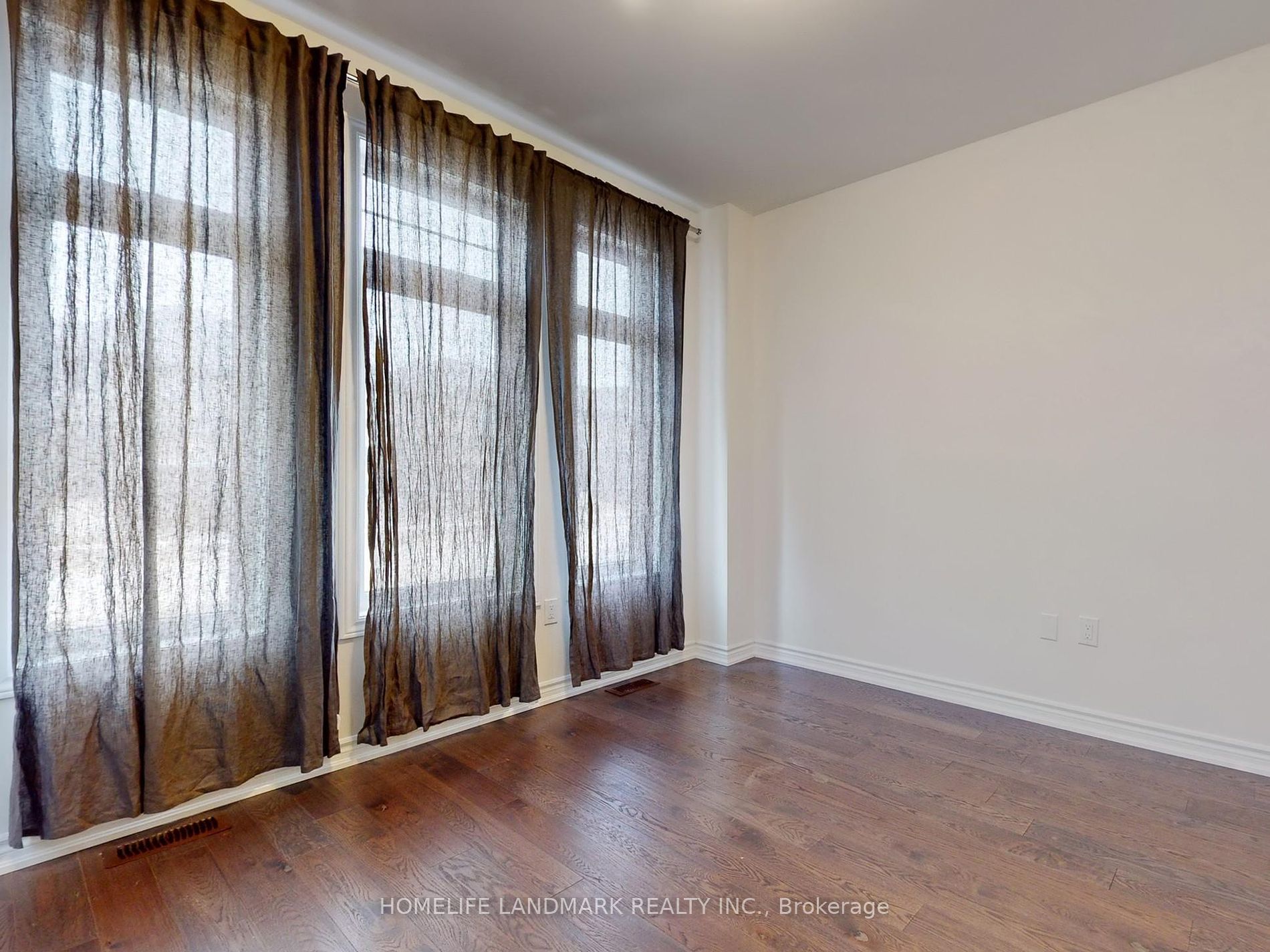 154 Silk Twist Dr Property Photo 19