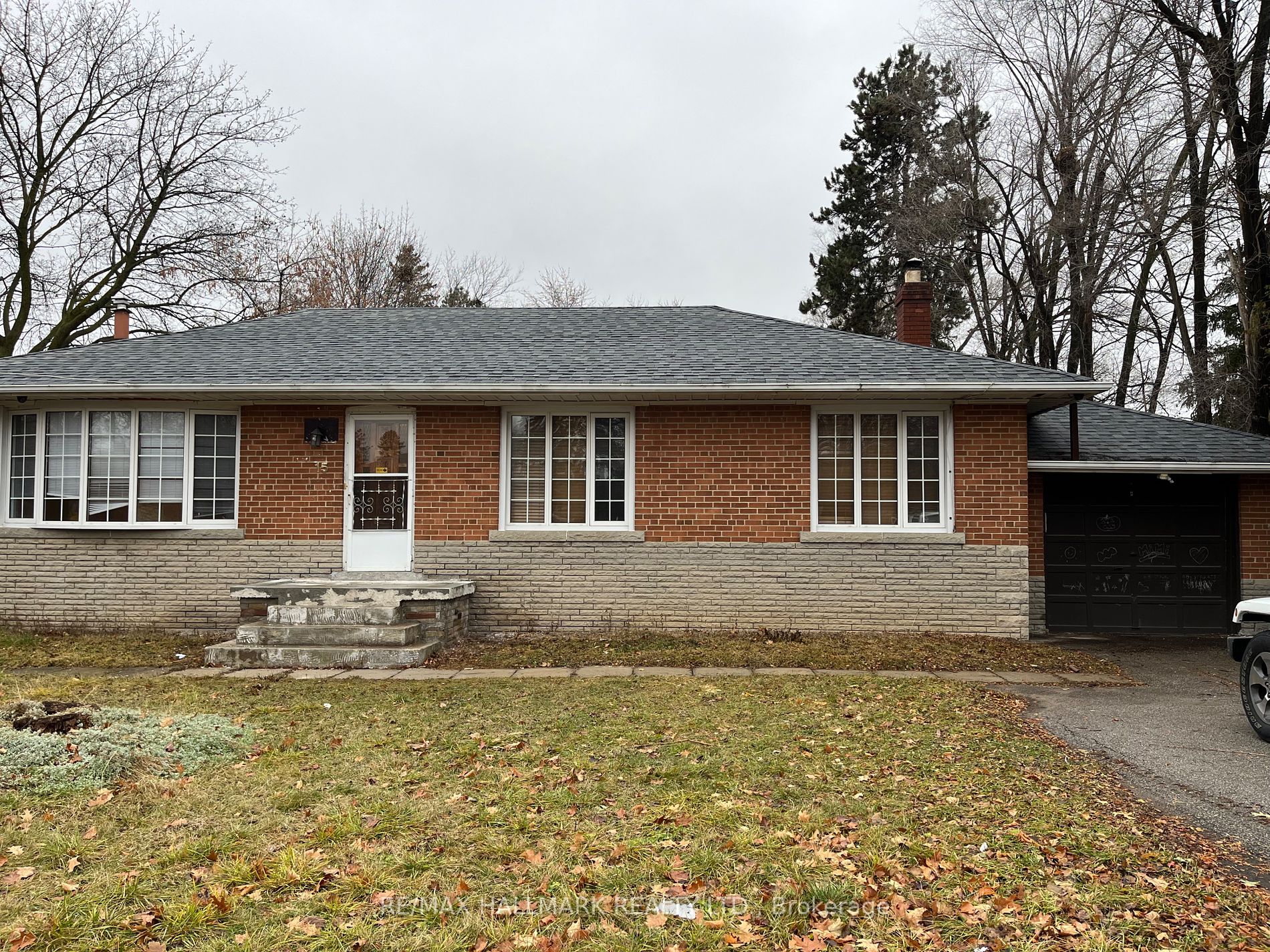 15 Kirk Dr Property Photo 3
