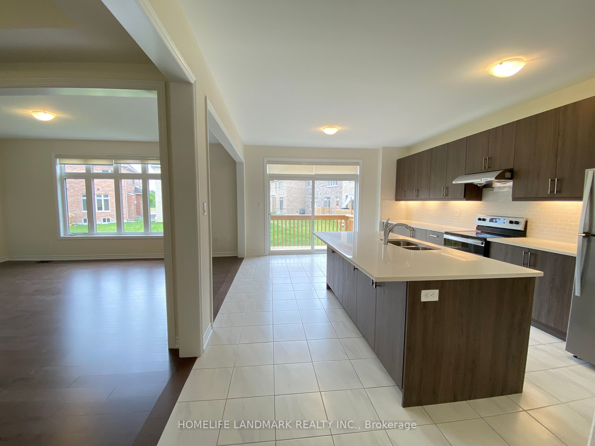 20 Bruce Welch Ave Property Photo 4