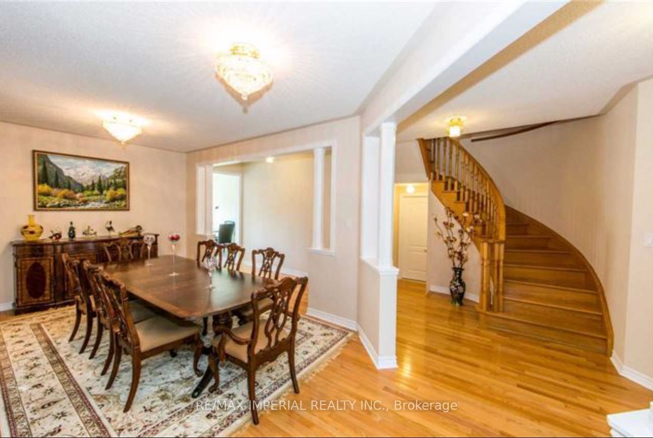 39 Brackenwood Ave Property Photo 2