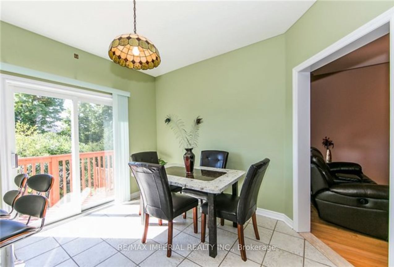 39 Brackenwood Ave Property Photo 5