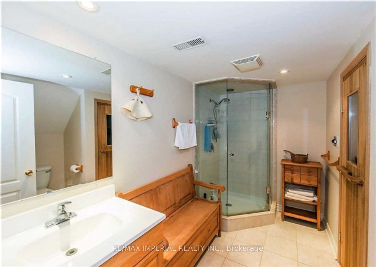 39 Brackenwood Ave Property Photo 16