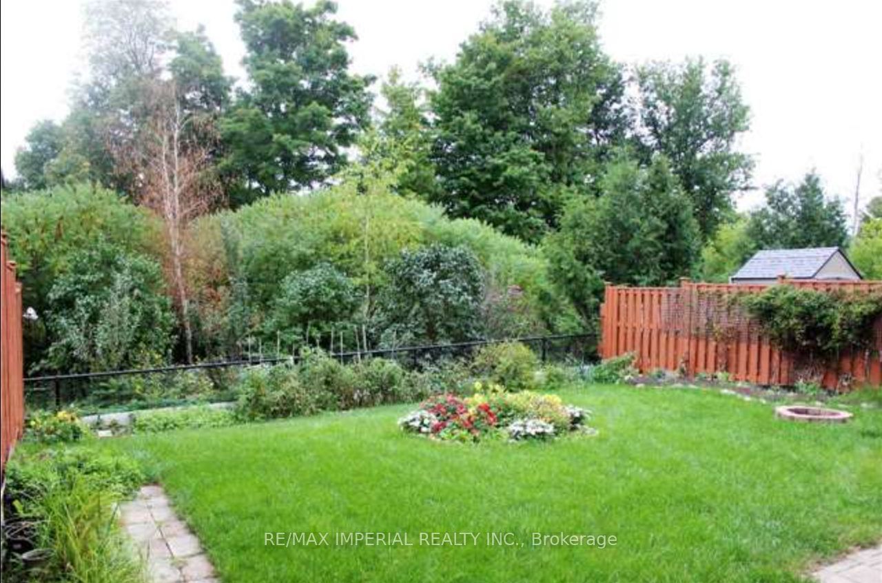 39 Brackenwood Ave Property Photo 19