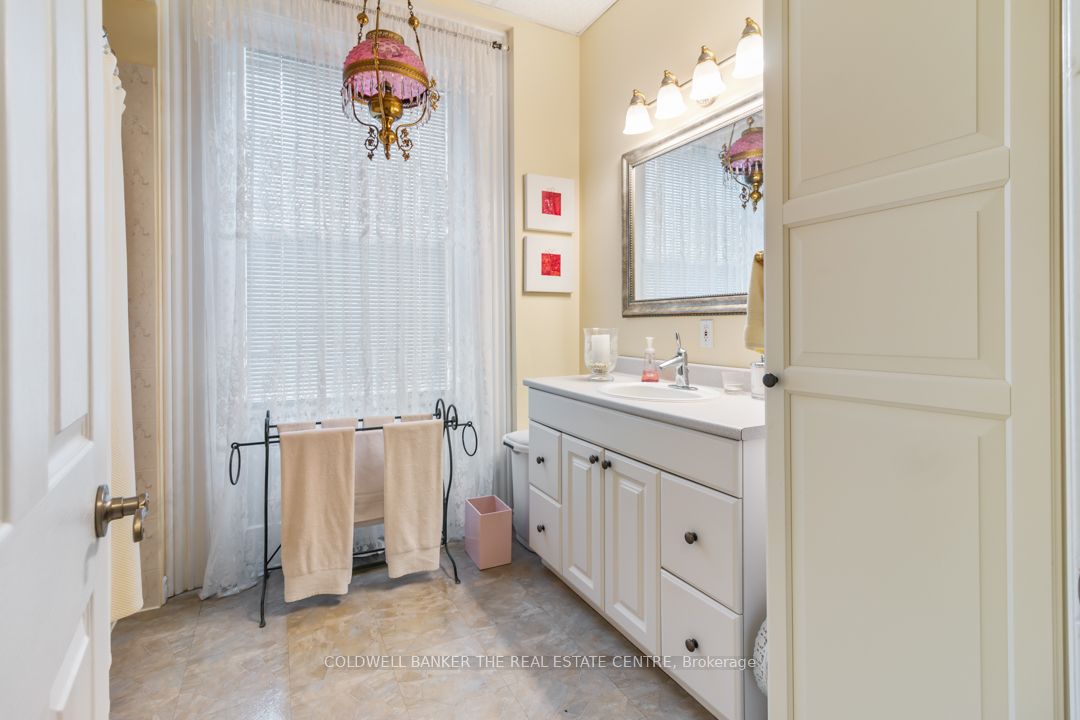 457 D'arcy St Property Photo 9