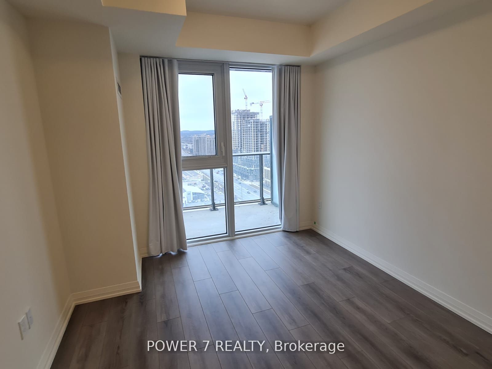 9000 Jane St 21 Property Photo 12
