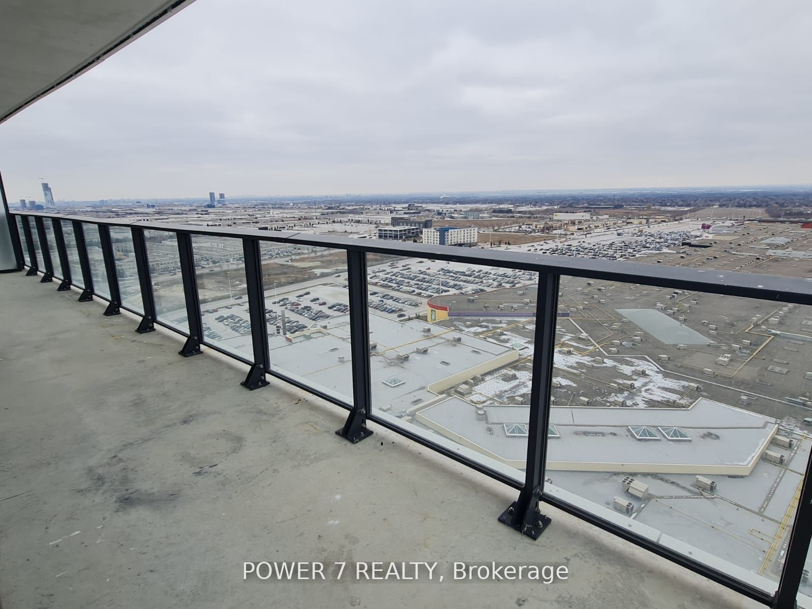 9000 Jane St 21 Property Photo 16