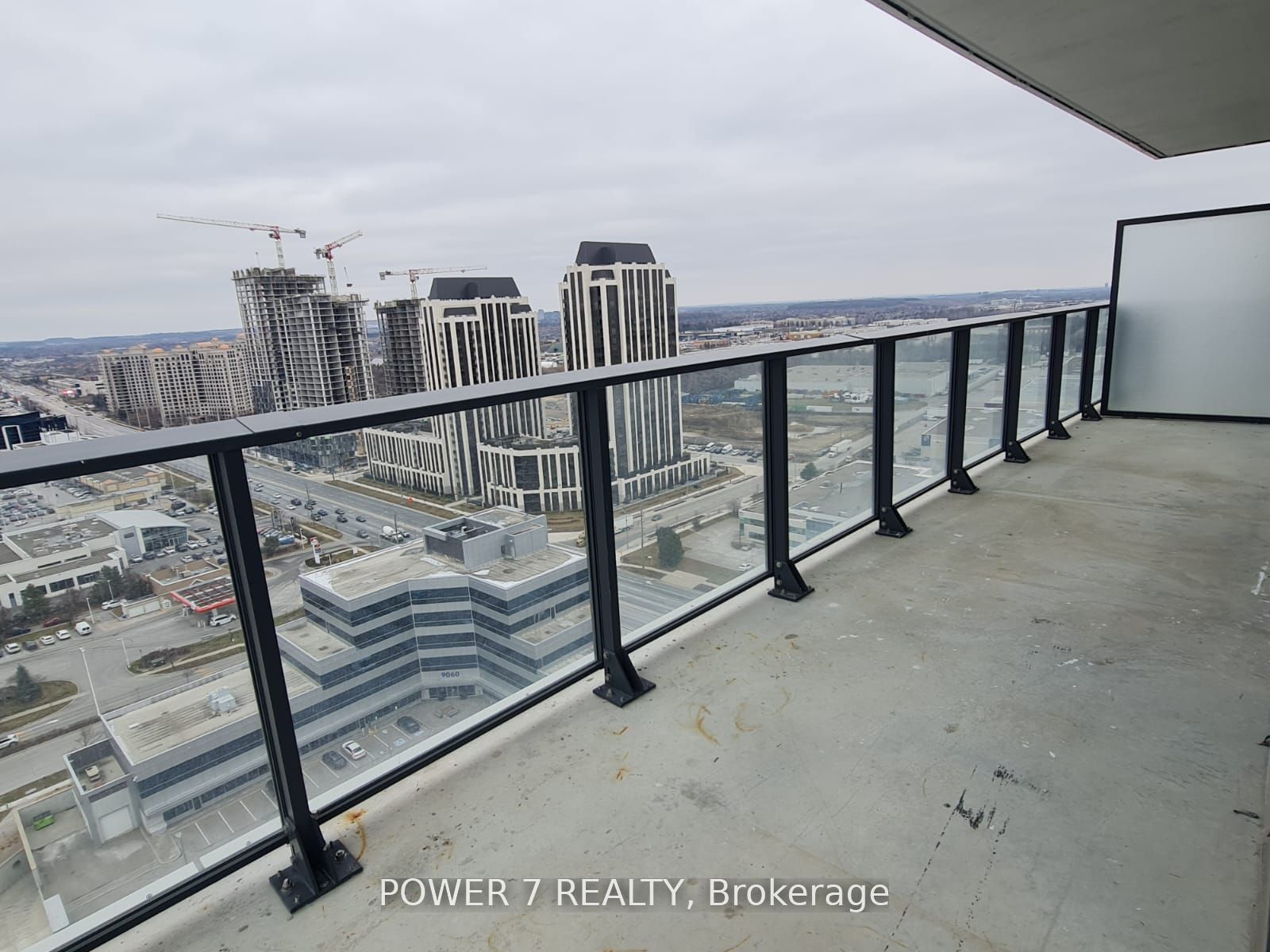 9000 Jane St 21 Property Photo 17