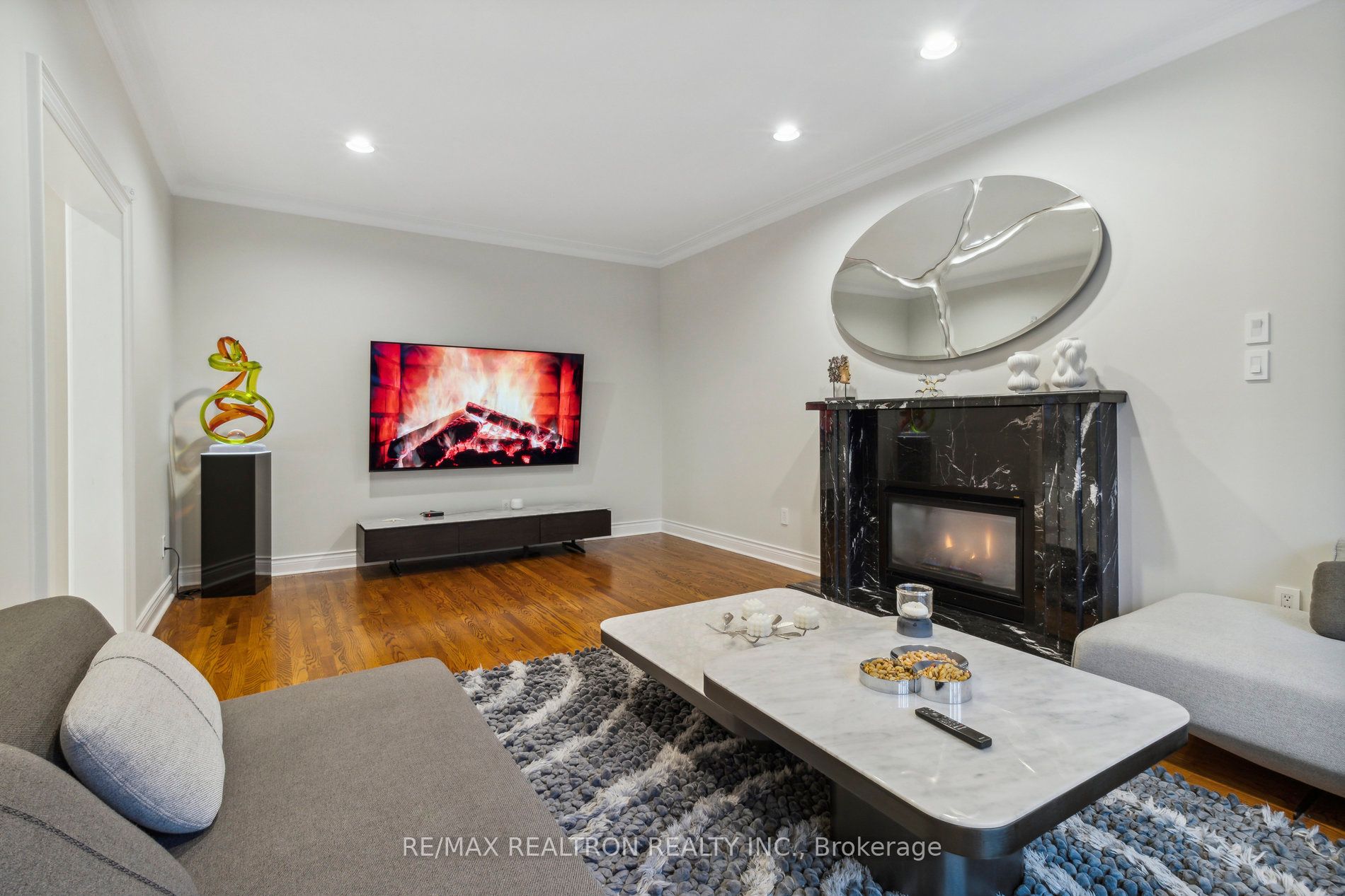 71 Goldpark Crt Property Photo 15