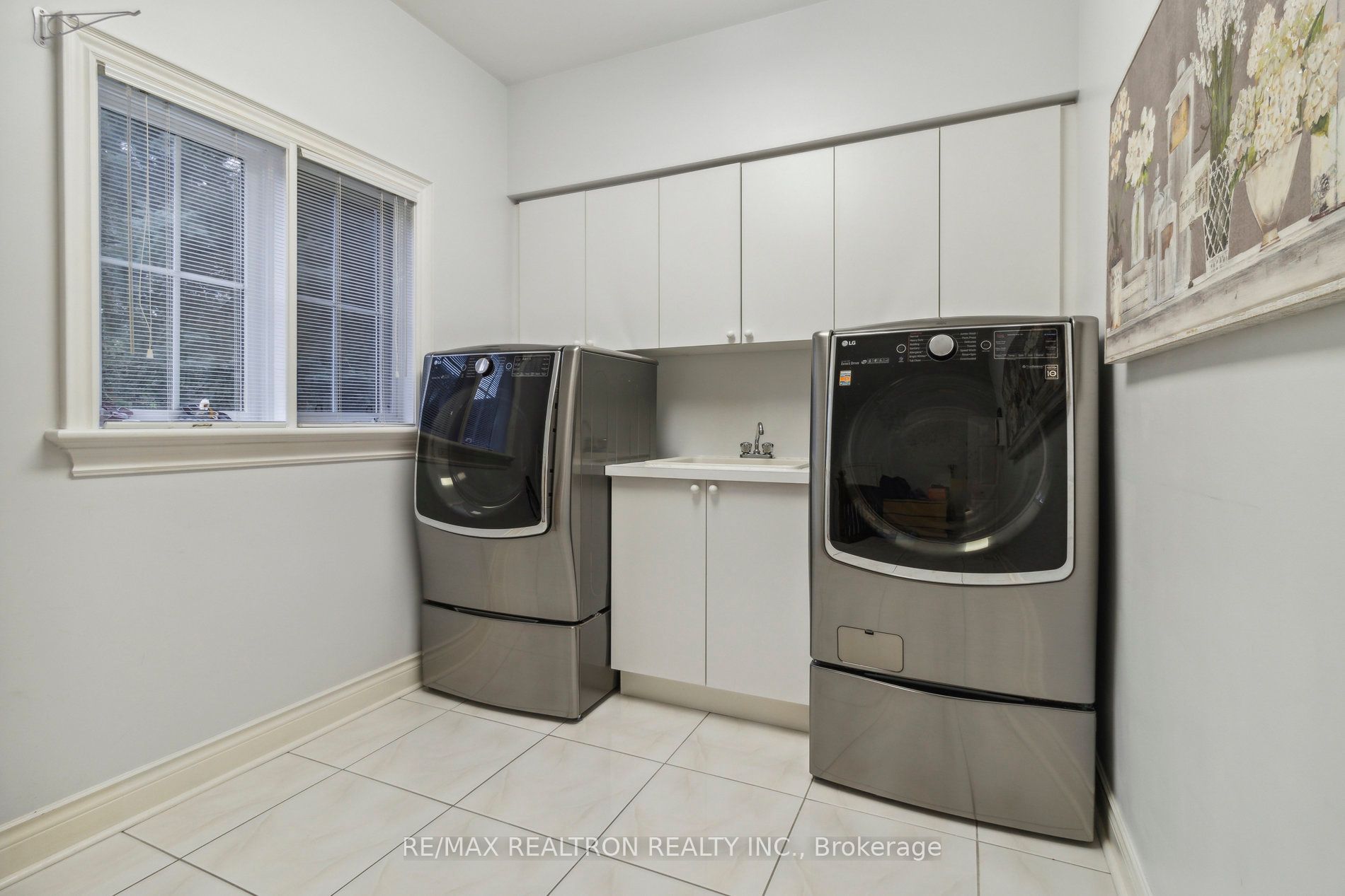 71 Goldpark Crt Property Photo 17