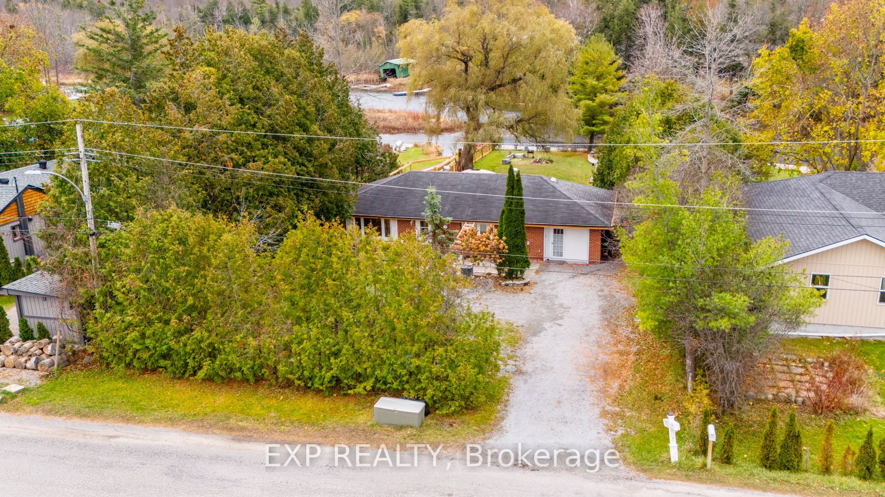 168 Riverbank Dr Property Photo 3
