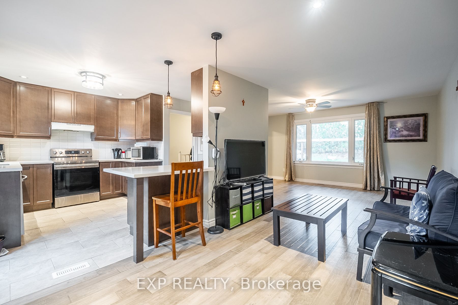 168 Riverbank Dr Property Photo 16
