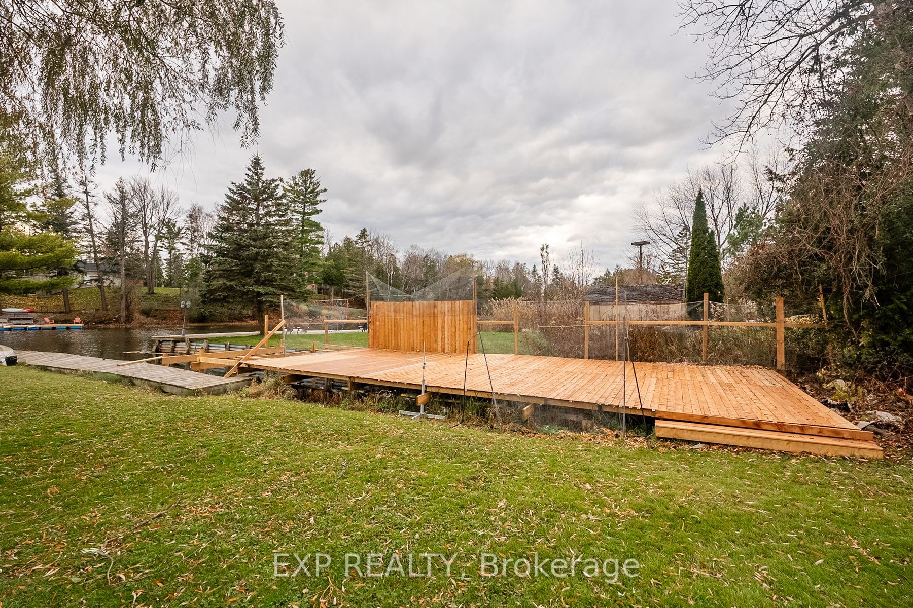 168 Riverbank Dr Property Photo 34