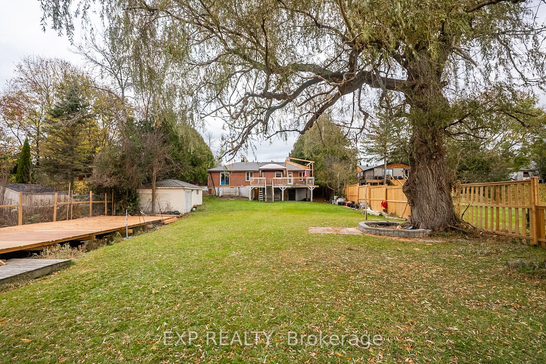 168 Riverbank Dr Property Photo 37