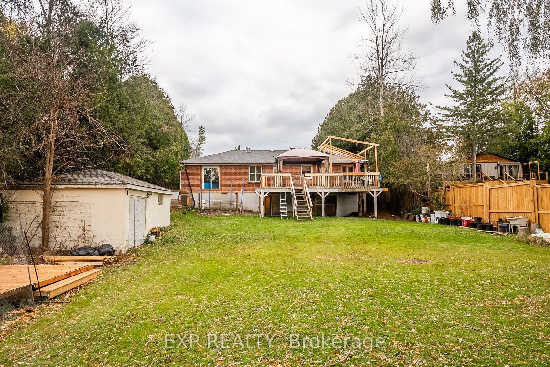 168 Riverbank Dr Property Photo 38