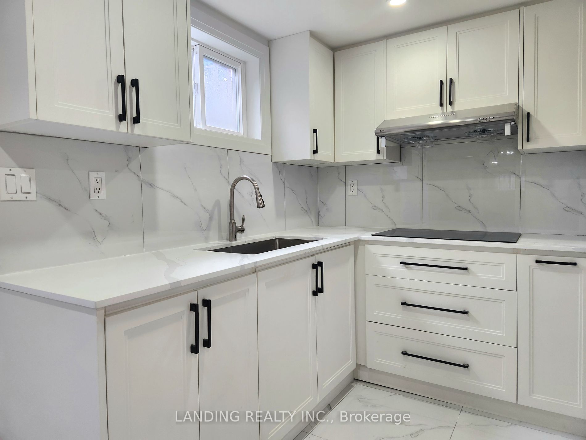 23 Dundee Cres Property Photo 2